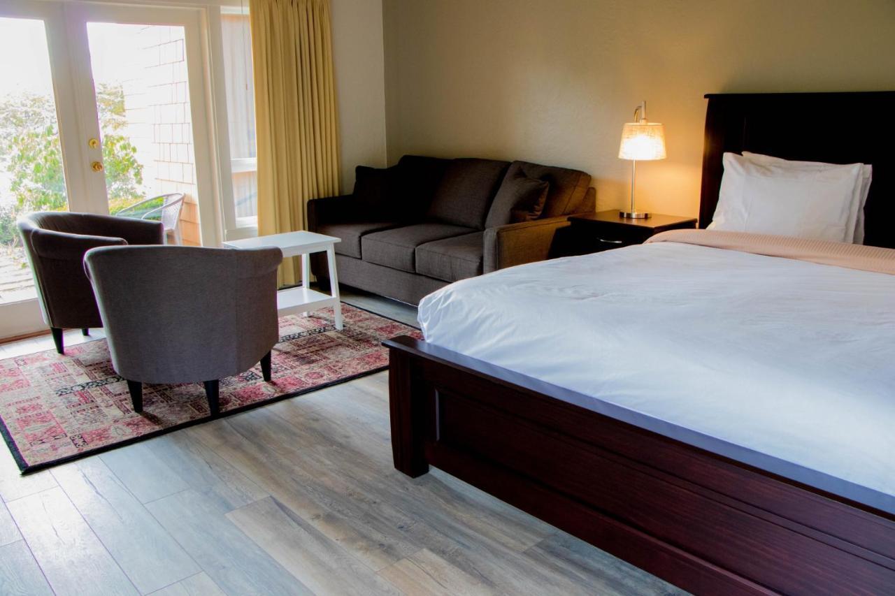 Galiano Oceanfront & Hotel