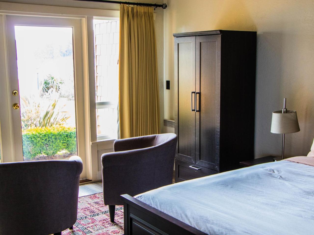 Hotel Galiano Oceanfront & Sturdies Bay