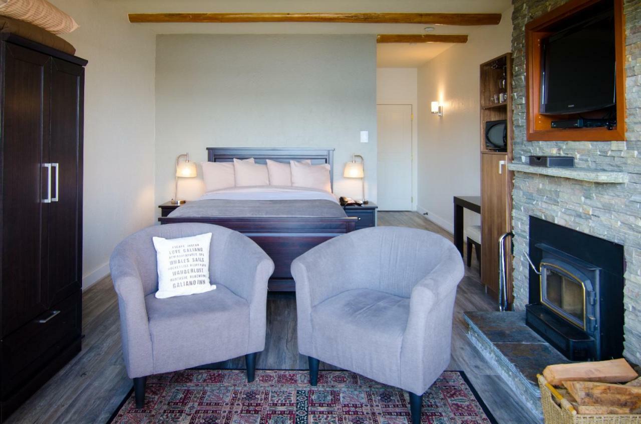 Hotel Galiano Oceanfront & Sturdies Bay