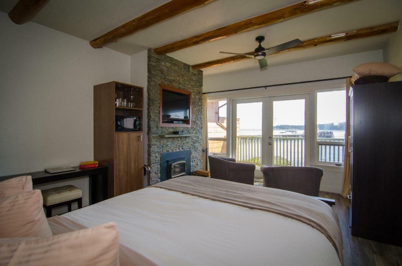 Galiano Oceanfront & Sturdies Bay